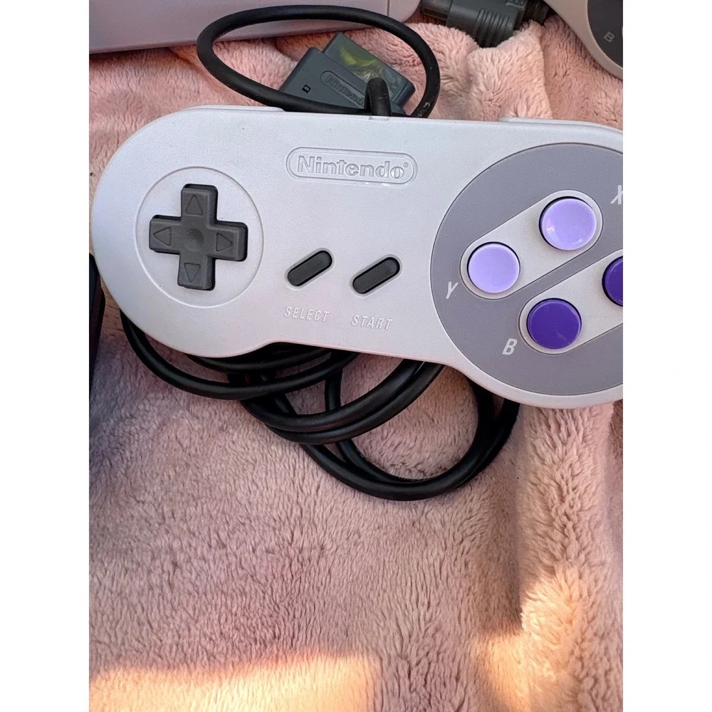 Nintendo SNES Super Nintendo Console SNS-101 2 Controllers AC Adapter TESTED